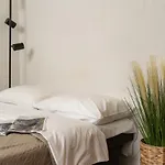Air Apartment 206
