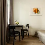Air Apartment 206